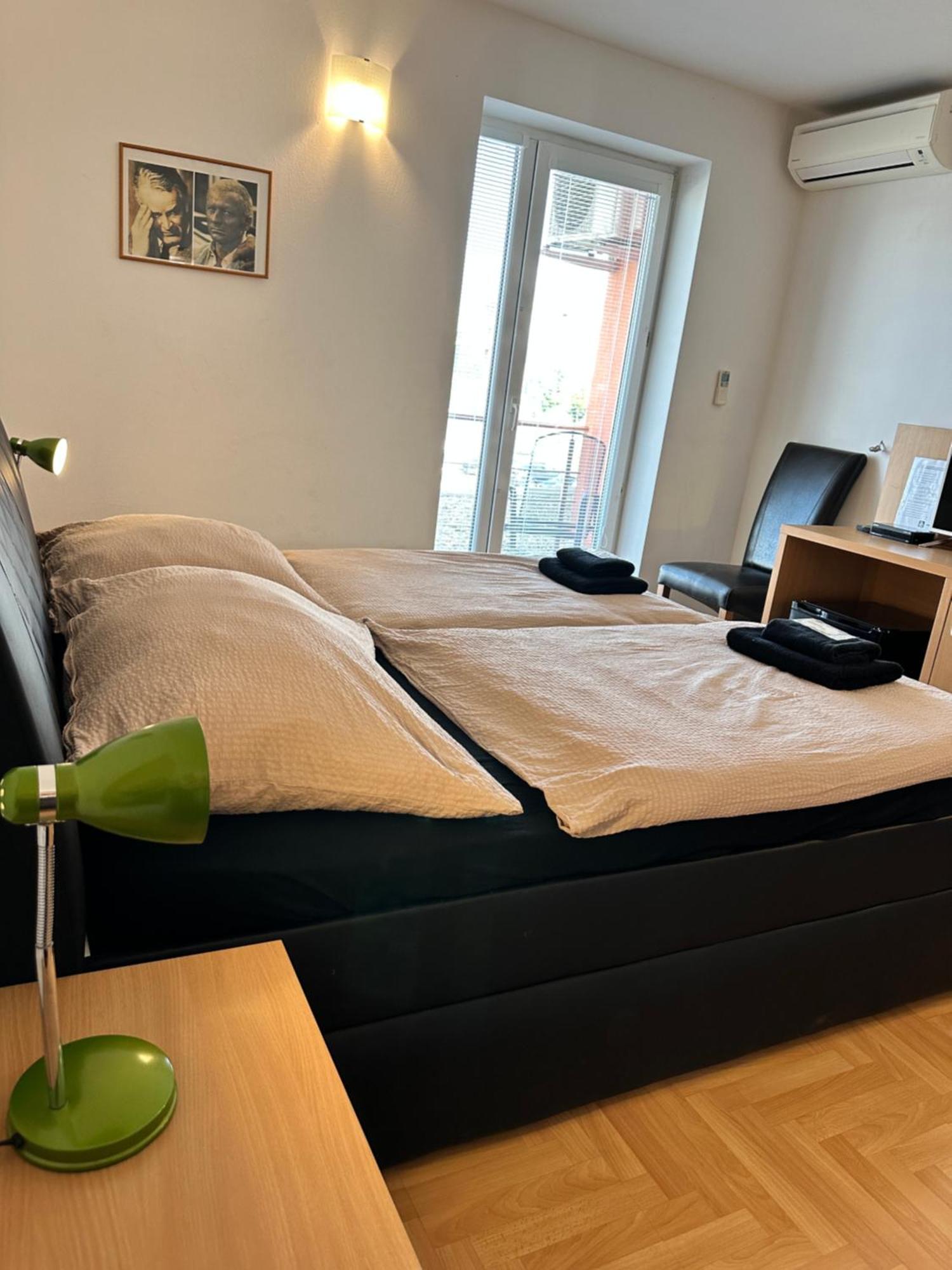 Hotel Muza Kosice Ngoại thất bức ảnh