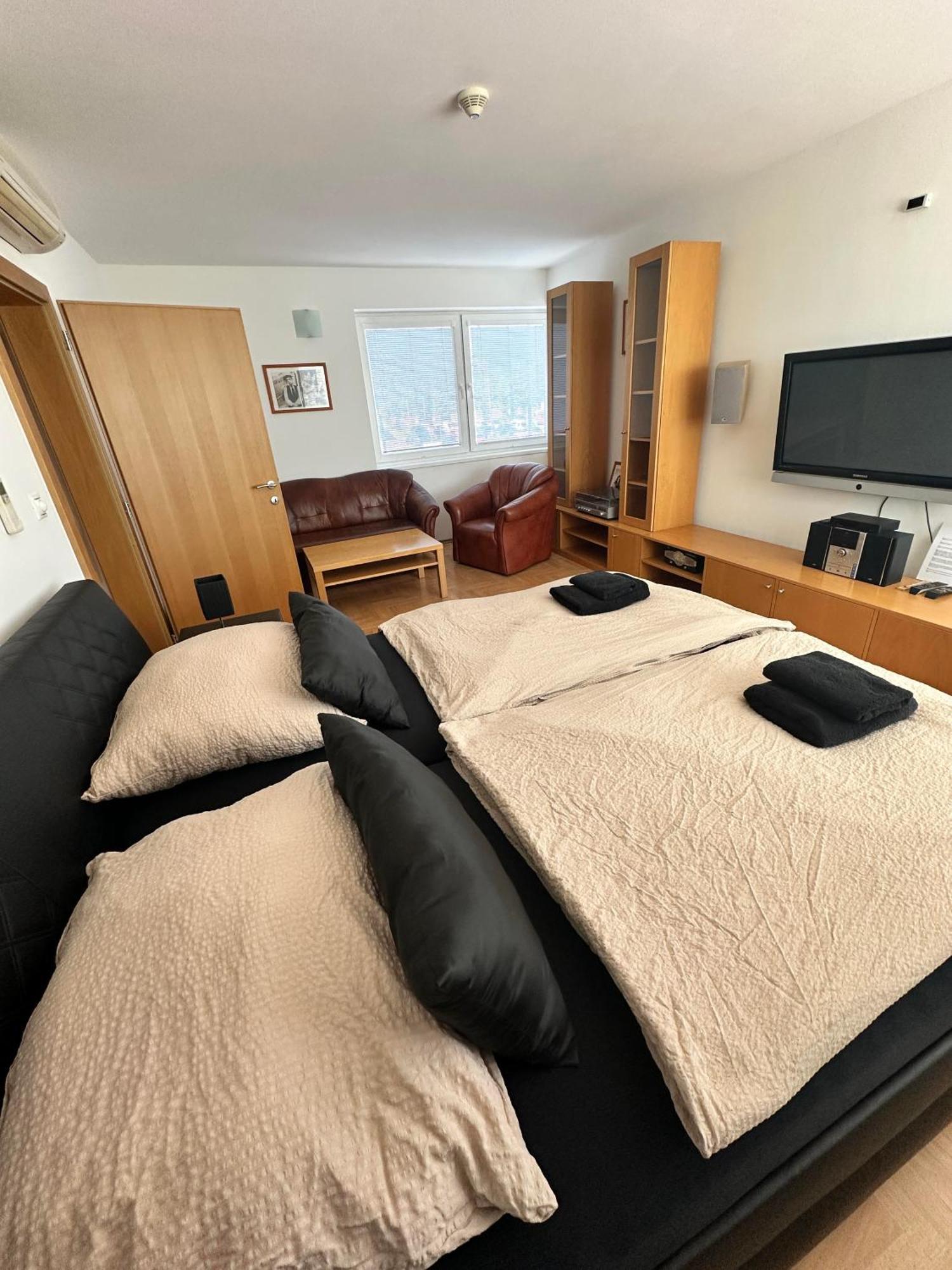Hotel Muza Kosice Ngoại thất bức ảnh