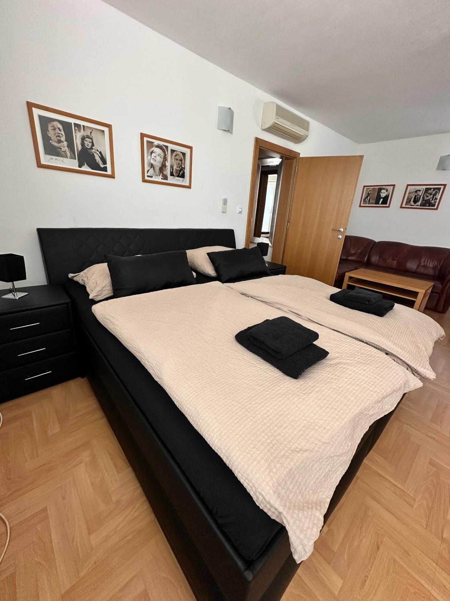 Hotel Muza Kosice Ngoại thất bức ảnh