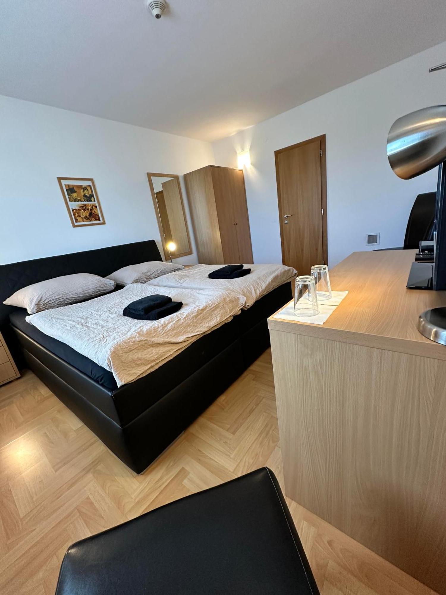 Hotel Muza Kosice Ngoại thất bức ảnh