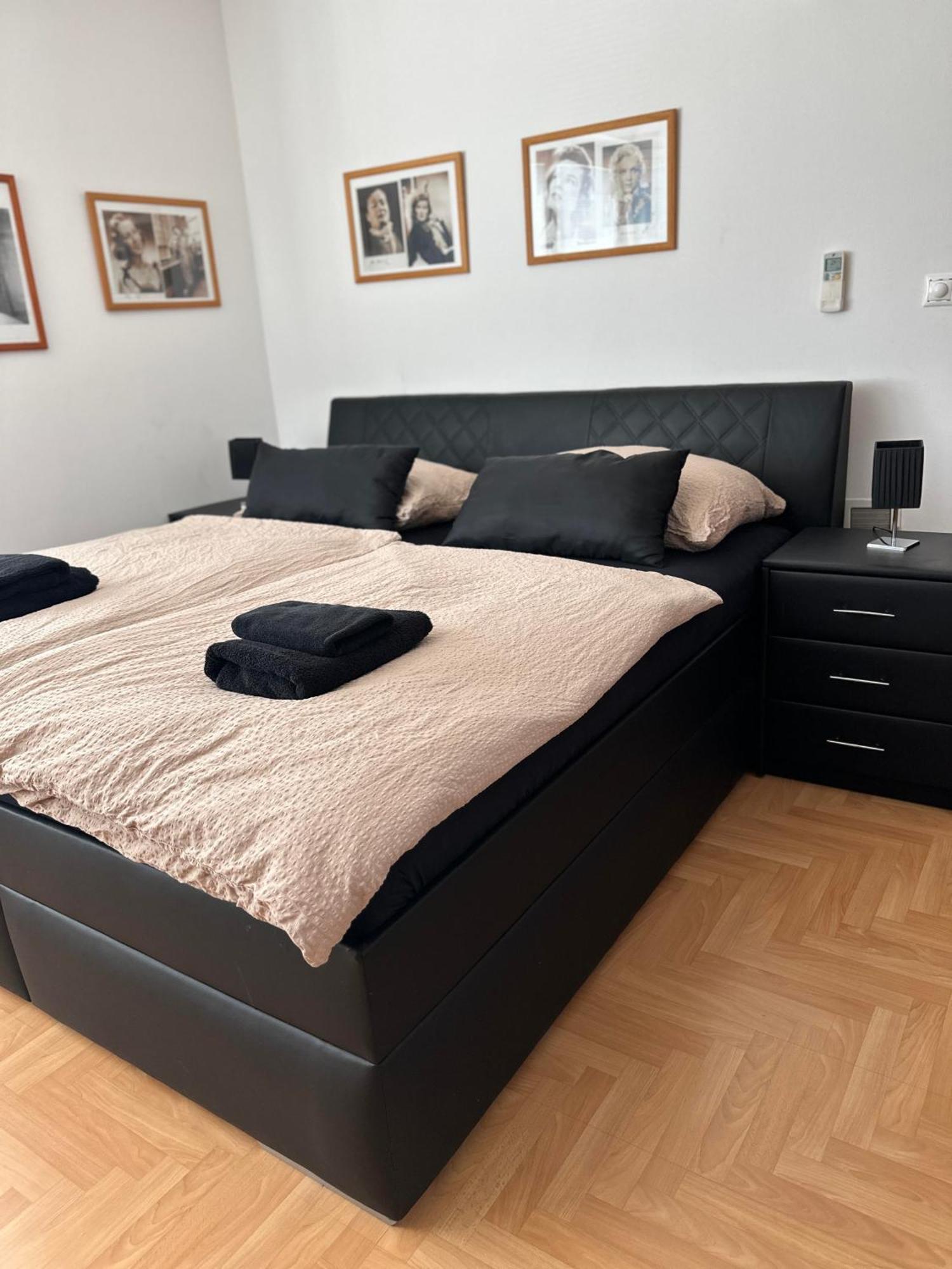 Hotel Muza Kosice Ngoại thất bức ảnh