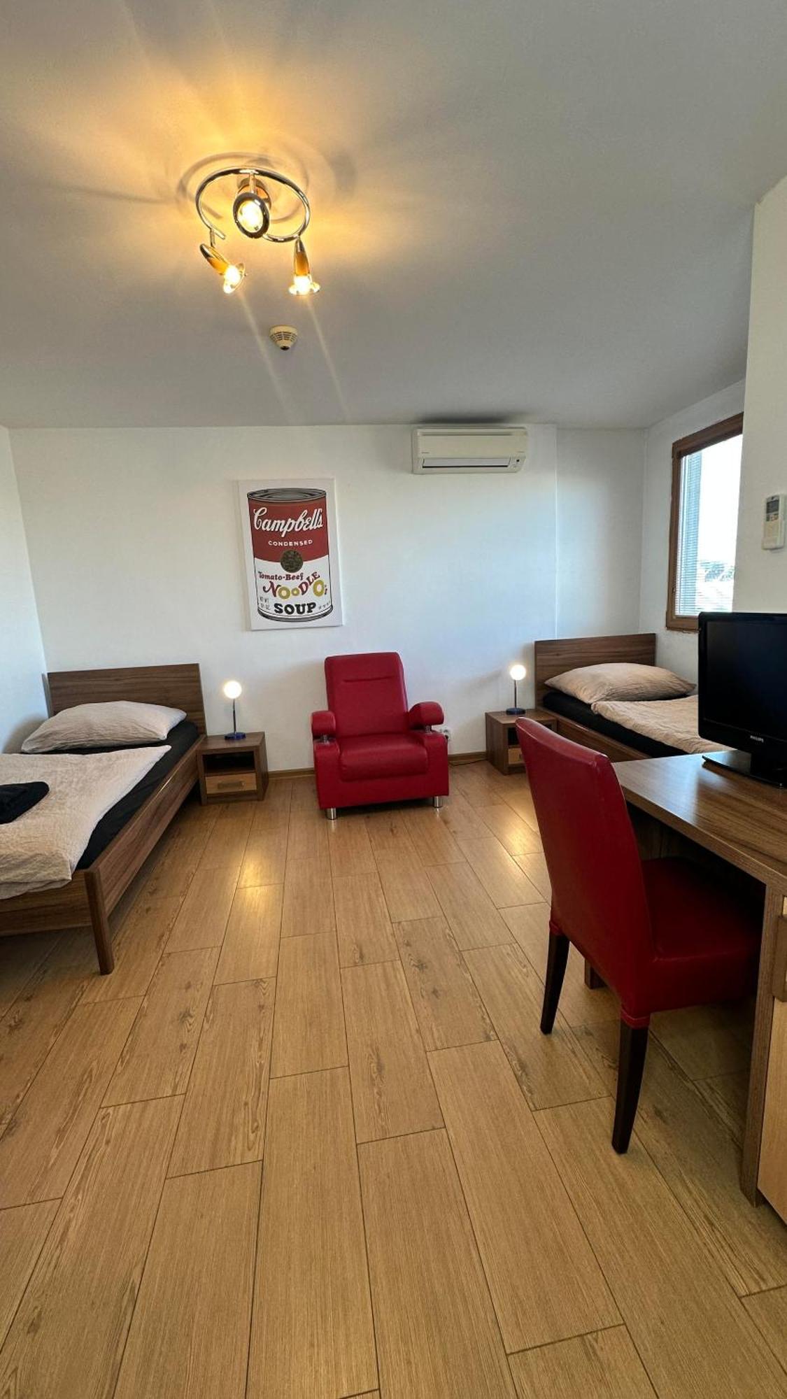 Hotel Muza Kosice Ngoại thất bức ảnh