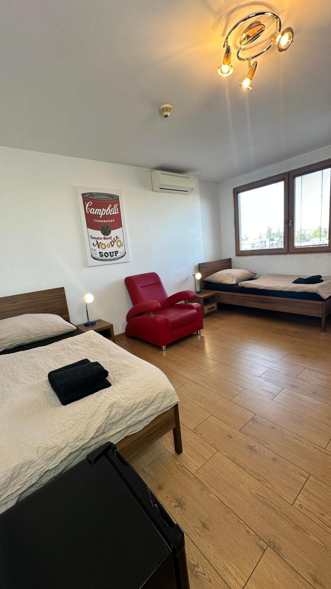 Hotel Muza Kosice Ngoại thất bức ảnh