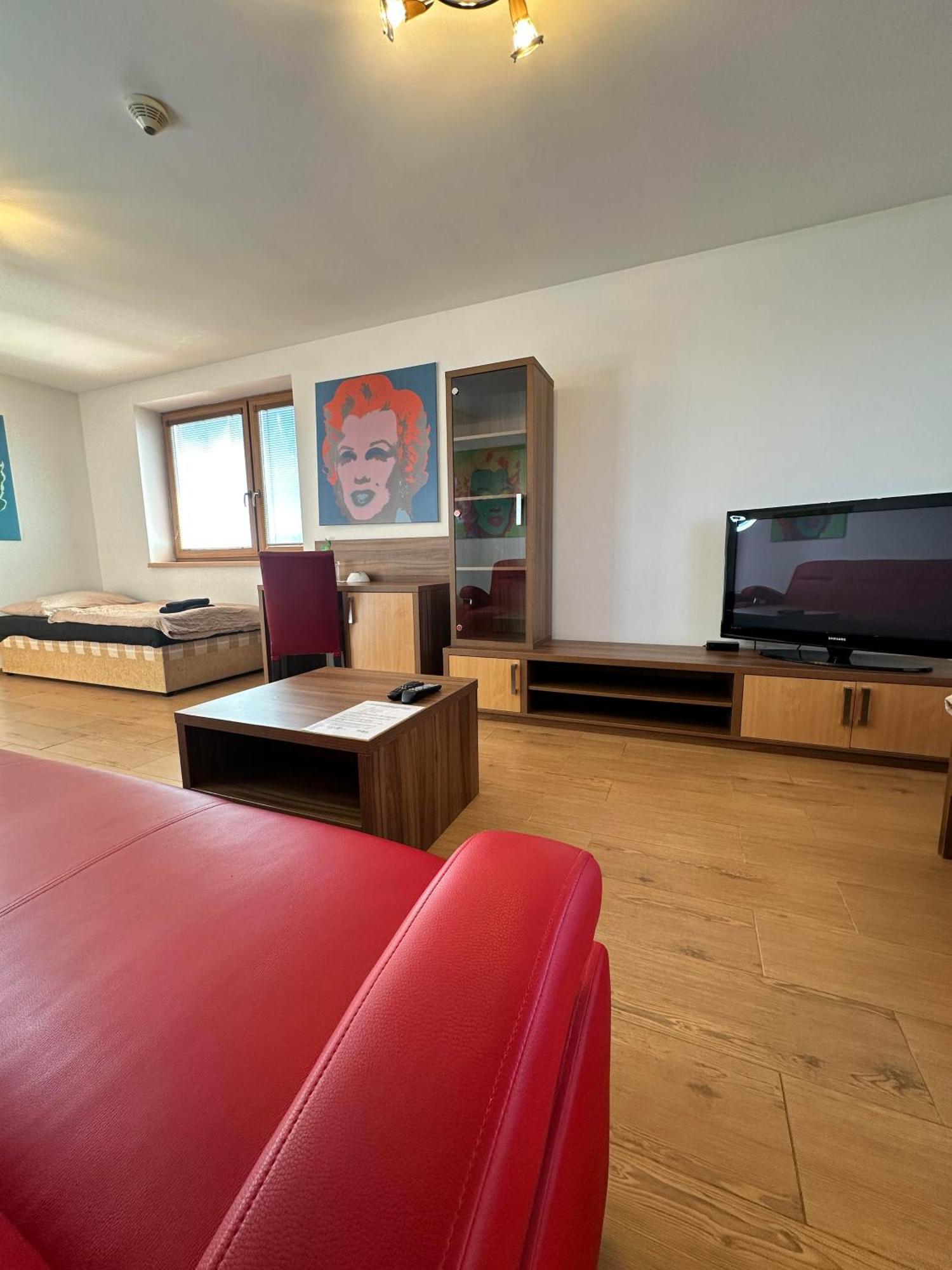 Hotel Muza Kosice Ngoại thất bức ảnh